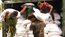 Huyện Cư Jút Cấp trên 86 tấn gạo hỗ trợ cho người dân gặp khó khăn dịp  Tết Quý Mão 2023