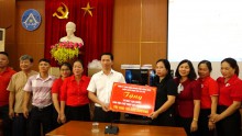Công ty TNHH Minh Anh, tỉnh Ninh Bình tổ chức chương trình trao tặng máy lọc nước cho Hội CTĐ các xã, thị trấn