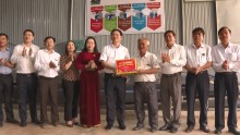 Đồng chí Hồ Văn Mười CT UBND tỉnh thăm, tặng quà doanh nghiệp và người lao động tại huyện Cư Jút